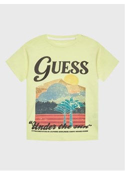 Guess T-Shirt L3GI03 K6XN1 Żółty Regular Fit ze sklepu MODIVO w kategorii T-shirty chłopięce - zdjęcie 168392360