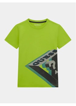 Guess T-Shirt L4RI00 K8HM4 Zielony Regular Fit ze sklepu MODIVO w kategorii T-shirty chłopięce - zdjęcie 168396463