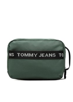 Tommy Jeans Kosmetyczka Tjm Essential Nylon Washbag AM0AM11222 Zielony ze sklepu MODIVO w kategorii Kosmetyczki męskie - zdjęcie 168396684