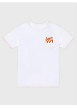 Guess T-Shirt L3GI06 K8HM0 Biały Oversize ze sklepu MODIVO w kategorii T-shirty chłopięce - zdjęcie 168401224