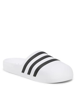 adidas Klapki adifom adilette HQ7219 Biały ze sklepu MODIVO w kategorii Klapki męskie - zdjęcie 168402842