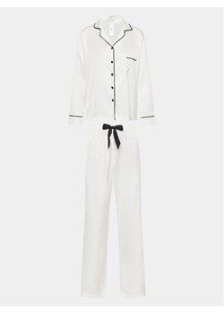 Bluebella Piżama Claudia 33503-CR Biały Regular Fit ze sklepu MODIVO w kategorii Piżamy damskie - zdjęcie 168407791