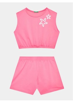 United Colors Of Benetton Komplet t-shirt i spodenki 3096CK007 Różowy Regular Fit ze sklepu MODIVO w kategorii Komplety dziewczęce - zdjęcie 168410193