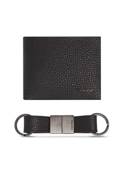 Calvin Klein Zestaw portfel i brelok Gs Minimalism Bifold 5Cc+Keyfob K50K511023 Czarny ze sklepu MODIVO w kategorii Breloki - zdjęcie 168411043