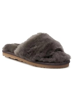 Mou Klapki Sheepskin Fur Slide Slipper FW161001L Szary ze sklepu MODIVO w kategorii Klapki damskie - zdjęcie 168411083