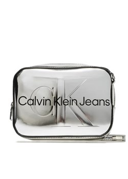 Calvin Klein Jeans Torebka Sculped Camera Bag K60K610396 Srebrny ze sklepu MODIVO w kategorii Listonoszki - zdjęcie 168412883