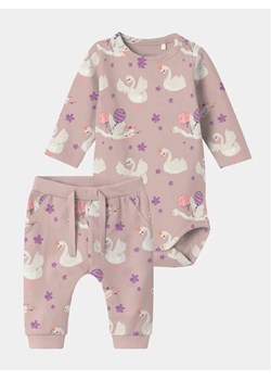 NAME IT Komplet body i spodnie Vandora 13230062 Różowy Regular Fit ze sklepu MODIVO w kategorii Komplety niemowlęce - zdjęcie 168413572