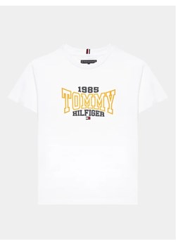 Tommy Hilfiger T-Shirt 1985 KB0KB08323 D Biały Regular Fit ze sklepu MODIVO w kategorii T-shirty chłopięce - zdjęcie 168421942