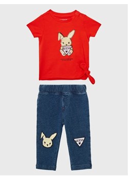 Guess Komplet t-shirt i spodnie A3RG13 K6YW3 Kolorowy Regular Fit ze sklepu MODIVO w kategorii Komplety niemowlęce - zdjęcie 168428000