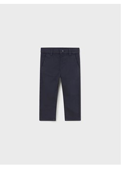 Mayoral Spodnie materiałowe 521 Granatowy Regular Fit ze sklepu MODIVO w kategorii Spodnie i półśpiochy - zdjęcie 168449440