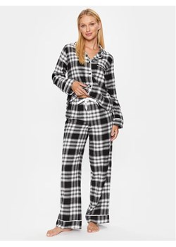 DKNY Piżama YI2922591 Czarny Regular Fit ze sklepu MODIVO w kategorii Piżamy damskie - zdjęcie 168450092