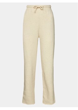 American Vintage Spodnie dresowe Itonay ITO05AE24 Écru Regular Fit ze sklepu MODIVO w kategorii Spodnie damskie - zdjęcie 168457112
