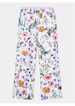 Guess Spodnie materiałowe J3YQ17 KAZQ2 Kolorowy Relaxed Fit ze sklepu MODIVO w kategorii Spodnie dziewczęce - zdjęcie 168462401