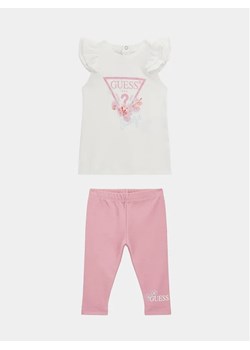 Guess Komplet t-shirt i legginsy A4RG20 KA6W4 Biały Regular Fit ze sklepu MODIVO w kategorii Komplety niemowlęce - zdjęcie 168472871