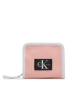 Calvin Klein Jeans Portfel dziecięcy Colour Blocking Velcro Wallet IU0IU00452 Różowy ze sklepu MODIVO w kategorii Akcesoria dziecięce - zdjęcie 168478234