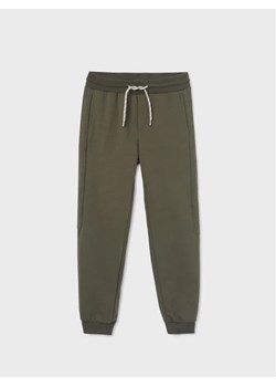 Mayoral Spodnie dresowe 6595 Zielony ze sklepu MODIVO w kategorii Spodnie chłopięce - zdjęcie 168492353