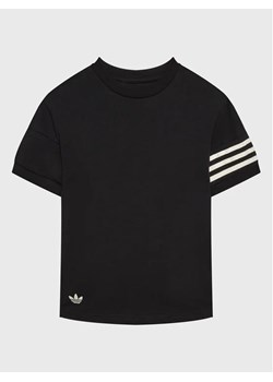 adidas T-Shirt adicolor HK9701 Czarny Loose Fit ze sklepu MODIVO w kategorii T-shirty chłopięce - zdjęcie 168493401