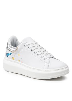Omenaa Foundation Sneakersy 05-W18/503T/EOB Biały ze sklepu MODIVO w kategorii Trampki damskie - zdjęcie 168497492