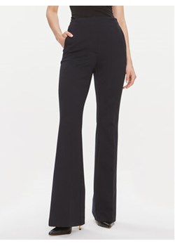 Boss Spodnie materiałowe Telessa 50505943 Granatowy Regular Fit ze sklepu MODIVO w kategorii Spodnie damskie - zdjęcie 168509233