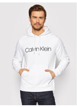 Calvin Klein Bluza Logo K10K104060 Biały Regular Fit ze sklepu MODIVO w kategorii Bluzy męskie - zdjęcie 168509672