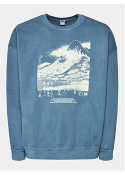 BDG Urban Outfitters Bluza Asui Hokusai Sweat 77393916 Niebieski Regular Fit ze sklepu MODIVO w kategorii Bluzy męskie - zdjęcie 168512233