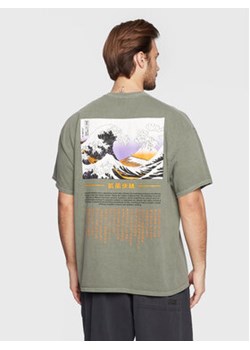 BDG Urban Outfitters T-Shirt 76134659 Zielony Relaxed Fit ze sklepu MODIVO w kategorii T-shirty męskie - zdjęcie 168514142