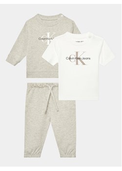 Calvin Klein Jeans Komplet dziecięcy IN0IN00011 Szary Regular Fit ze sklepu MODIVO w kategorii Komplety niemowlęce - zdjęcie 168515894