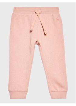 United Colors Of Benetton Spodnie dresowe 35TMGF01B Różowy Regular Fit ze sklepu MODIVO w kategorii Spodnie dziewczęce - zdjęcie 168516610