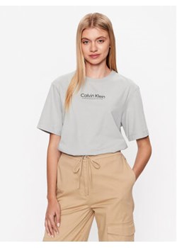 Calvin Klein T-Shirt Coordinates Logo Graphic K20K204996 Szary Relaxed Fit ze sklepu MODIVO w kategorii Bluzki damskie - zdjęcie 168517932