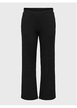 Pieces KIDS Spodnie dresowe Molly 17138653 Czarny Regular Fit ze sklepu MODIVO w kategorii Spodnie chłopięce - zdjęcie 168518663