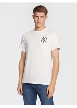 New Era T-Shirt New York Yankees Logo Infill 60284710 Biały Regular Fit ze sklepu MODIVO w kategorii T-shirty męskie - zdjęcie 168519334