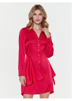 Guess Sukienka koszulowa Alya W2BK83 WF1T2 Różowy Regular Fit ze sklepu MODIVO w kategorii Sukienki - zdjęcie 168520501