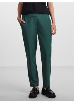 Pieces Chinosy 17138427 Zielony Regular Fit ze sklepu MODIVO w kategorii Spodnie damskie - zdjęcie 168520622