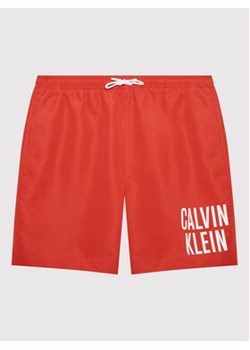 Calvin Klein Swimwear Szorty kąpielowe Intense Power KV0KV00006 Czerwony Regular Fit ze sklepu MODIVO w kategorii Kąpielówki chłopięce - zdjęcie 168522361