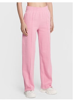 Cotton On Spodnie dresowe 2054704 Różowy Regular Fit ze sklepu MODIVO w kategorii Spodnie damskie - zdjęcie 168523654