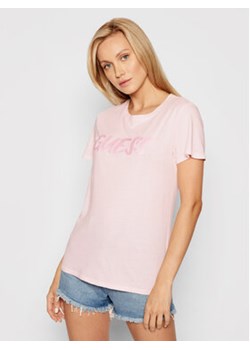 Guess T-Shirt W1YI45 RA0Q0 Różowy Regular Fit ze sklepu MODIVO w kategorii Bluzki damskie - zdjęcie 168525202