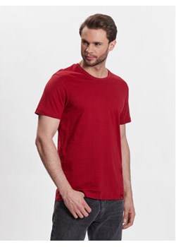 Volcano T-Shirt Basic M02001-S23 Czerwony Regular Fit ze sklepu MODIVO w kategorii T-shirty męskie - zdjęcie 168526540