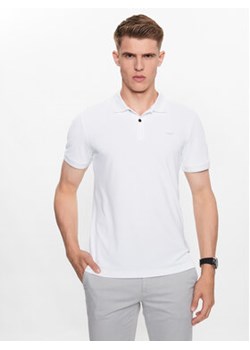 Guess Polo M3YP35 KBS60 Biały Slim Fit ze sklepu MODIVO w kategorii T-shirty męskie - zdjęcie 168528302