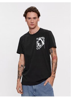 Calvin Klein Jeans T-Shirt Modern Metals Graphic J30J324640 Czarny Regular Fit ze sklepu MODIVO w kategorii T-shirty męskie - zdjęcie 168529134