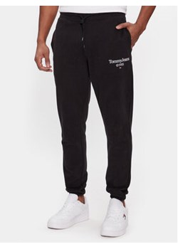 Tommy Jeans Spodnie dresowe Entry DM0DM18935 Czarny Slim Fit ze sklepu MODIVO w kategorii Spodnie męskie - zdjęcie 168529230