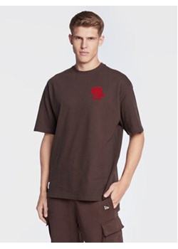 New Era T-Shirt Logo Heritage Flock 60284643 Brązowy Relaxed Fit ze sklepu MODIVO w kategorii T-shirty męskie - zdjęcie 168534301