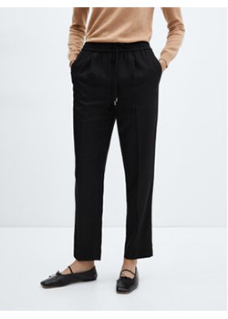 Mango Spodnie materiałowe Bruce 57038277 Czarny Regular Fit ze sklepu MODIVO w kategorii Spodnie damskie - zdjęcie 168534710