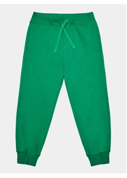 United Colors Of Benetton Spodnie dresowe 3V0KCF044 Zielony Regular Fit ze sklepu MODIVO w kategorii Spodnie chłopięce - zdjęcie 168535634