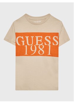 Guess T-Shirt L3GI07 K8HM0 Écru Regular Fit ze sklepu MODIVO w kategorii T-shirty chłopięce - zdjęcie 168536644
