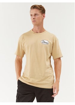 Vans T-Shirt Gas Station Logo Ss Tee VN0008FB Beżowy Classic Fit ze sklepu MODIVO w kategorii T-shirty męskie - zdjęcie 168537441