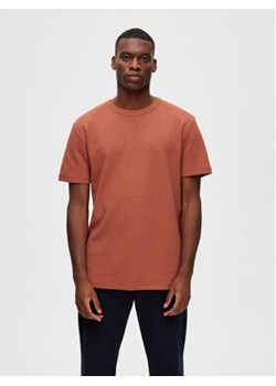 Selected Homme T-Shirt 16088532 Czerwony Relaxed Fit ze sklepu MODIVO w kategorii T-shirty męskie - zdjęcie 168539703