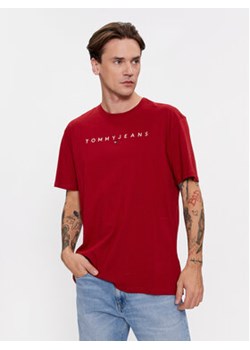 Tommy Jeans T-Shirt Linear Logo DM0DM17993 Czerwony Regular Fit ze sklepu MODIVO w kategorii T-shirty męskie - zdjęcie 168544624