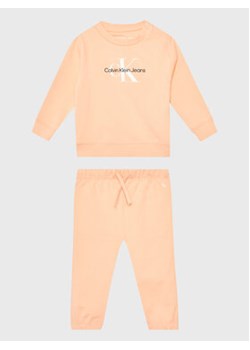 Calvin Klein Jeans Dres Monogram IN0IN00017 Pomarańczowy Regular Fit ze sklepu MODIVO w kategorii Dresy dla niemowlaka - zdjęcie 168546644
