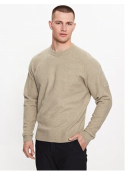 Calvin Klein Sweter K10K110401 Beżowy Regular Fit ze sklepu MODIVO w kategorii Swetry męskie - zdjęcie 168547261