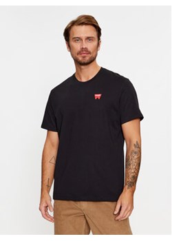 Wrangler T-Shirt Sign Off 112341125 Czarny Regular Fit ze sklepu MODIVO w kategorii T-shirty męskie - zdjęcie 168549814